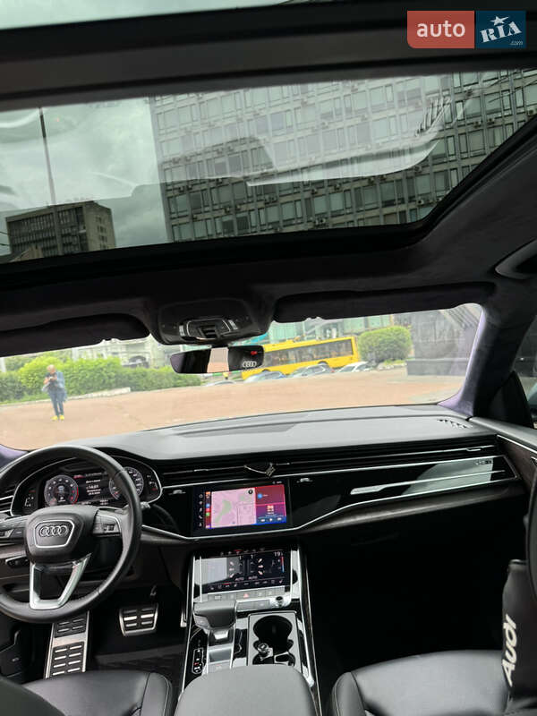 Внедорожник / Кроссовер Audi Q8 2019 в Киеве