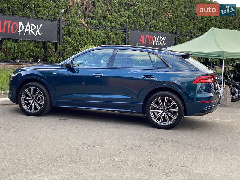 Позашляховик / Кросовер Audi Q8 2022 в Києві