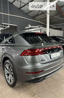 Внедорожник / Кроссовер Audi Q8 2022 в 