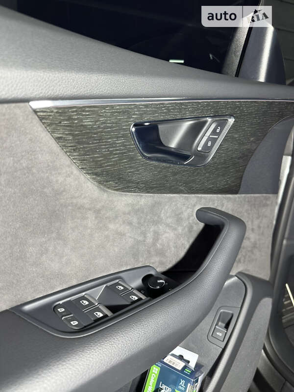 Внедорожник / Кроссовер Audi Q8 2022 в Полтаве