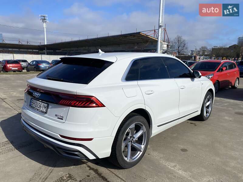 Внедорожник / Кроссовер Audi Q8 2018 в Киеве