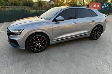 Внедорожник / Кроссовер Audi Q8 2021 в 