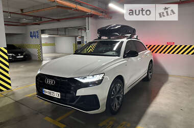 Внедорожник / Кроссовер Audi Q8 2021 в 