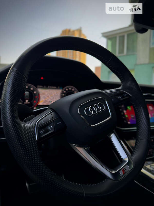 Внедорожник / Кроссовер Audi Q8 2018 в Киеве
