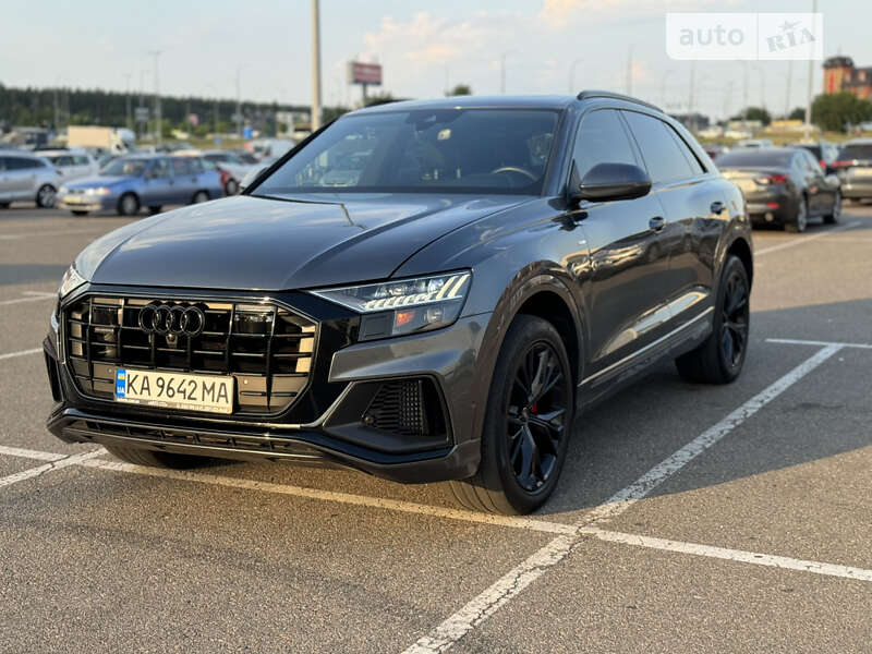 Внедорожник / Кроссовер Audi Q8 2021 в Киеве