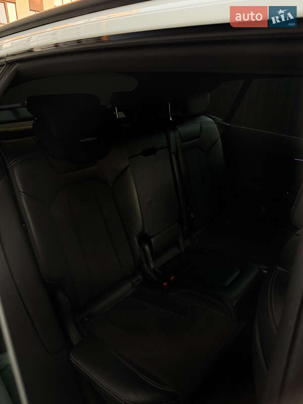 Внедорожник / Кроссовер Audi Q8 2018 в Ужгороде фото 22 Внедорожник / Кроссовер Audi Q8 2018 в Ужгороде