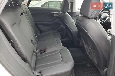 Позашляховик / Кросовер Audi Q8 2023 в 