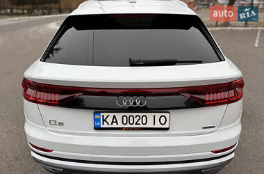 Внедорожник / Кроссовер Audi Q8 2021 в 