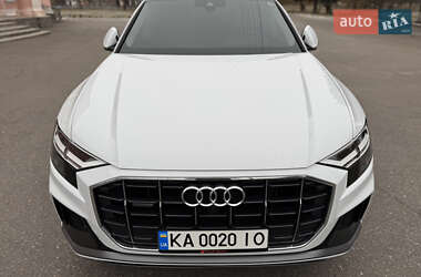 Внедорожник / Кроссовер Audi Q8 2021 в 