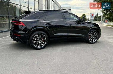 Внедорожник / Кроссовер Audi Q8 2019 в 
