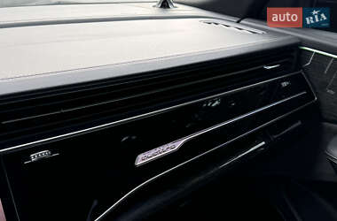 Внедорожник / Кроссовер Audi Q8 2019 в 