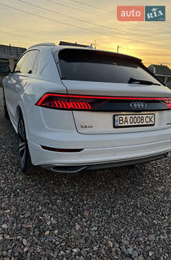 Внедорожник / Кроссовер Audi Q8 2018 в 