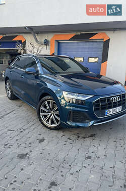 Позашляховик / Кросовер Audi Q8 2019 в 