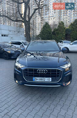Позашляховик / Кросовер Audi Q8 2019 в 