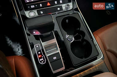 Позашляховик / Кросовер Audi Q8 2019 в 