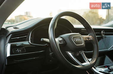 Внедорожник / Кроссовер Audi Q8 2019 в 