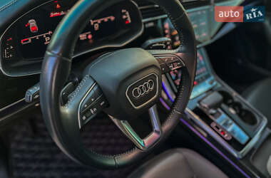 Внедорожник / Кроссовер Audi Q8 2019 в 