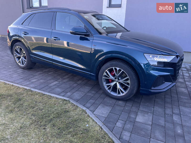 Внедорожник / Кроссовер Audi Q8 2019 в 