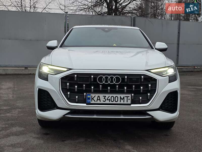 Позашляховик / Кросовер Audi Q8 2024 в Києві