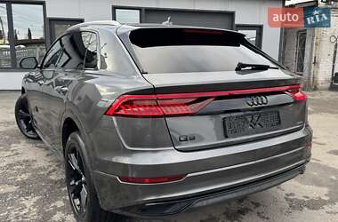 Внедорожник / Кроссовер Audi Q8 2018 в 