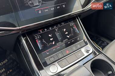 Внедорожник / Кроссовер Audi Q8 2018 в 