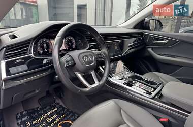 Внедорожник / Кроссовер Audi Q8 2018 в 