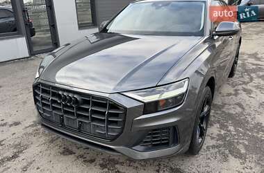 Внедорожник / Кроссовер Audi Q8 2018 в 