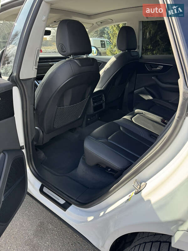 Внедорожник / Кроссовер Audi Q8 2019 в Кропивницком