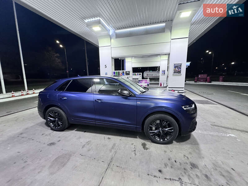 Внедорожник / Кроссовер Audi Q8 2019 в Киеве