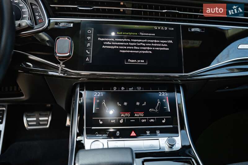 Позашляховик / Кросовер Audi Q8 2018 в Києві