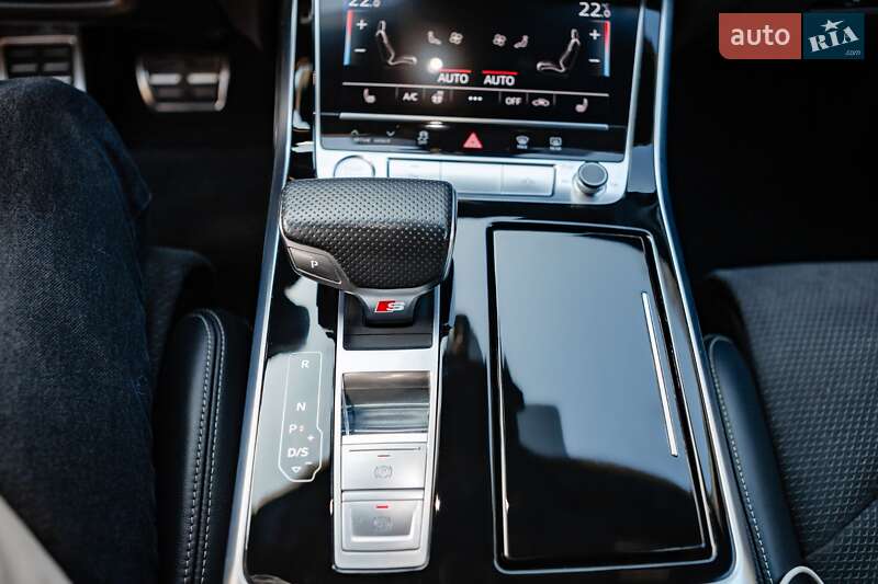 Позашляховик / Кросовер Audi Q8 2018 в Києві