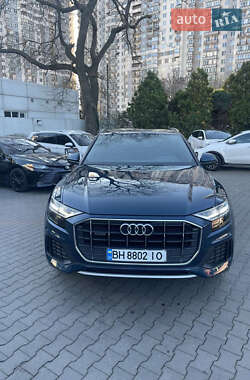 Внедорожник / Кроссовер Audi Q8 2019 в 