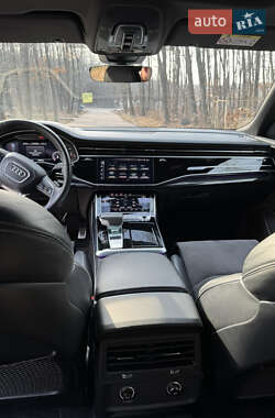 Внедорожник / Кроссовер Audi Q8 2019 в 