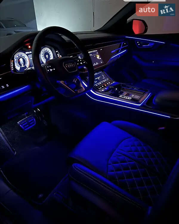 Внедорожник / Кроссовер Audi Q8 2018 в Ужгороде