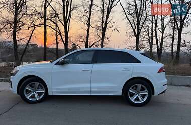 Внедорожник / Кроссовер Audi Q8 2020 в 