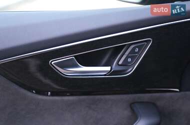 Внедорожник / Кроссовер Audi Q8 2020 в 