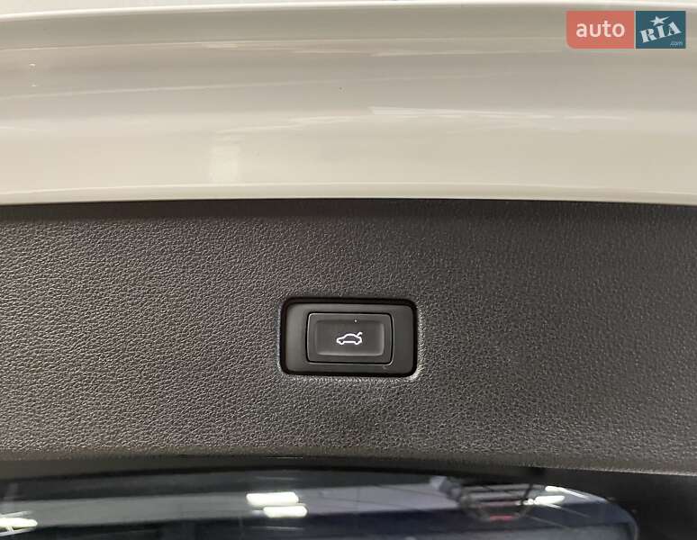 Внедорожник / Кроссовер Audi Q8 2019 в Львове