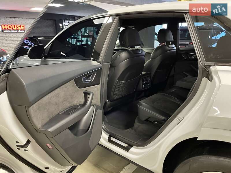 Внедорожник / Кроссовер Audi Q8 2019 в Львове