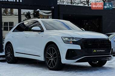 Внедорожник / Кроссовер Audi Q8 2023 в 