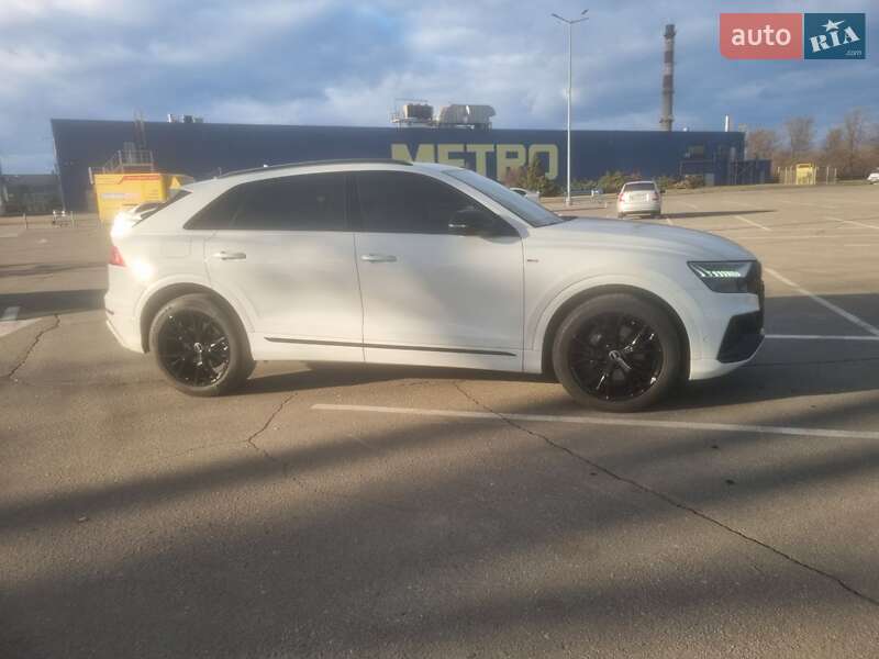 Audi Q8 2021