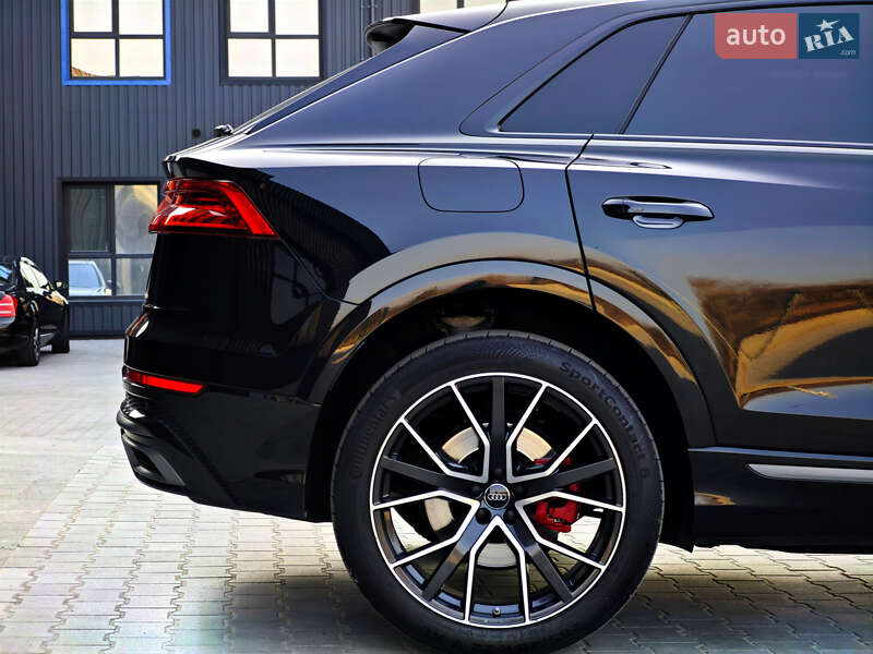 Внедорожник / Кроссовер Audi Q8 2018 в Ровно