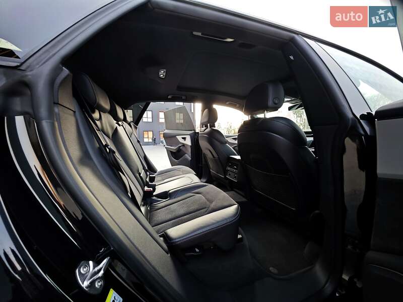 Внедорожник / Кроссовер Audi Q8 2018 в Ровно
