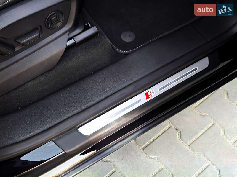 Внедорожник / Кроссовер Audi Q8 2018 в Ровно
