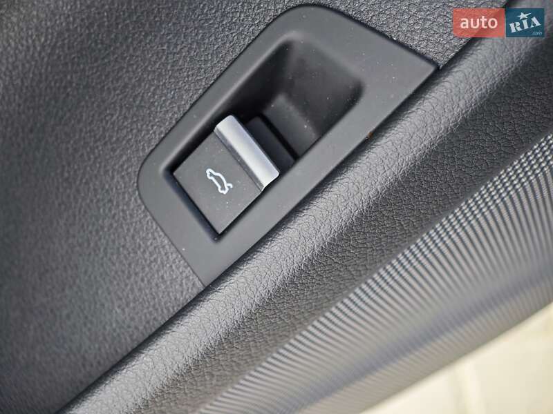 Внедорожник / Кроссовер Audi Q8 2018 в Ровно