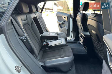 Внедорожник / Кроссовер Audi Q8 2020 в 
