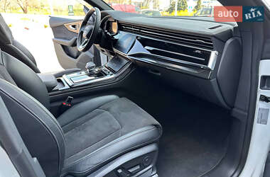 Внедорожник / Кроссовер Audi Q8 2020 в 