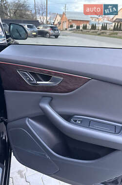 Внедорожник / Кроссовер Audi Q8 2019 в 
