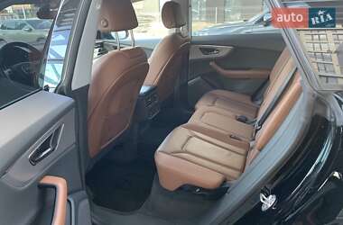 Внедорожник / Кроссовер Audi Q8 2021 в 