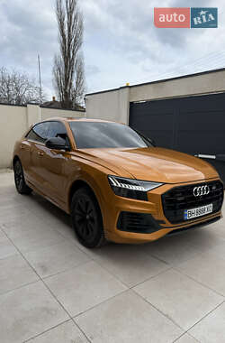 Позашляховик / Кросовер Audi Q8 2018 в 