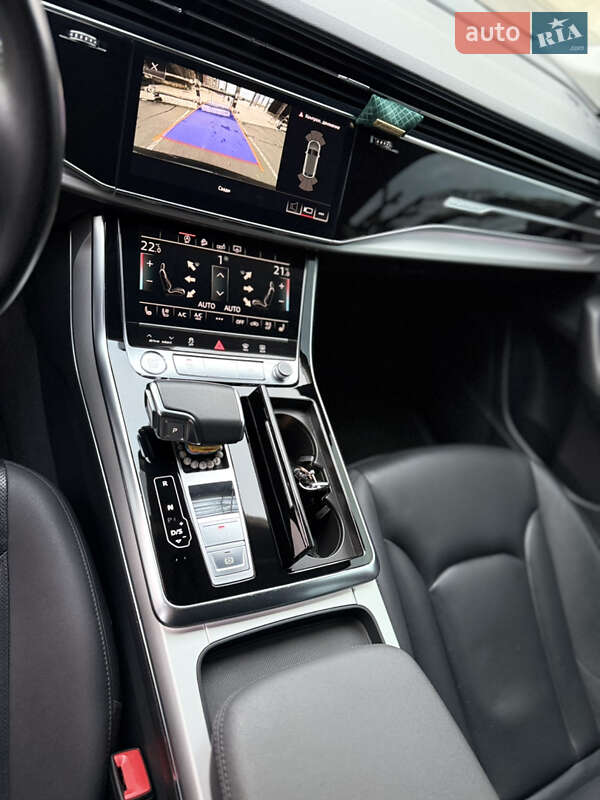 Внедорожник / Кроссовер Audi Q8 2019 в Одессе